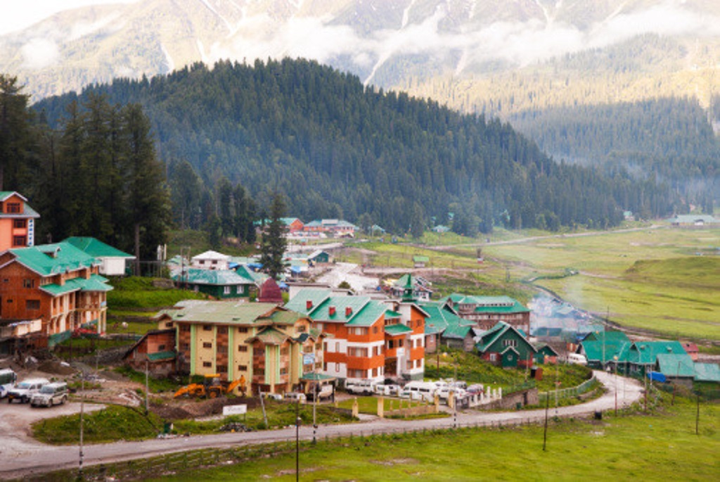 gulmarg-living-kashmir-travels