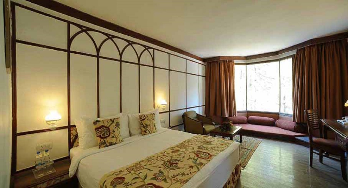 Hotel Pine N Peak Living Kashmir Travels